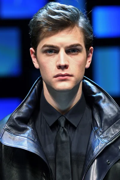 Look 4